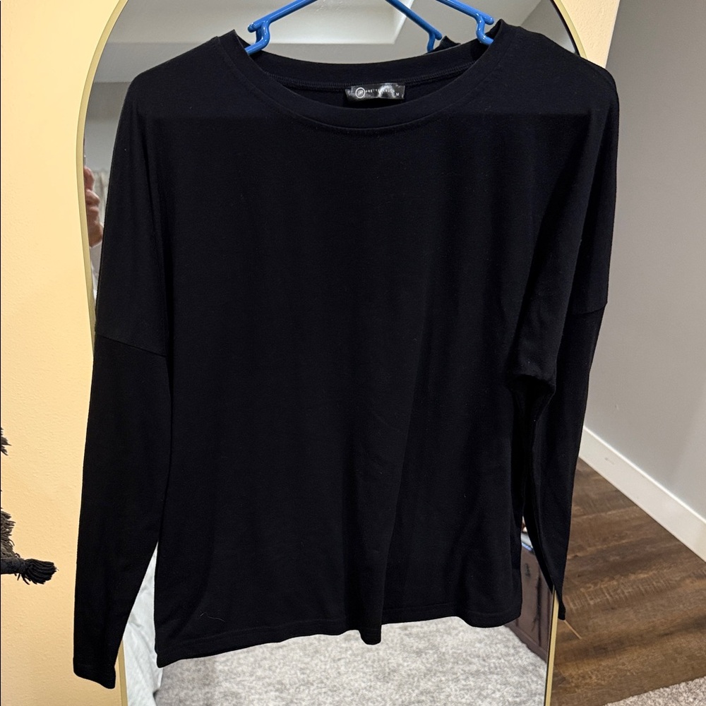 Women's Black Long Sleeve Top